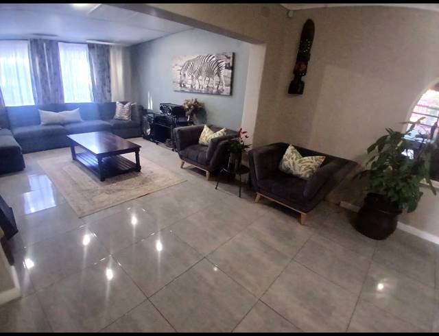 4 BEDROOM HOUSE FOR SALE IN MEYERTON PARK